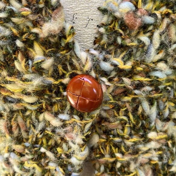 Hand knit by Dollie at ANTHROPOLOGIE green short sleeve cardigan. Size M - Picture 4 of 7